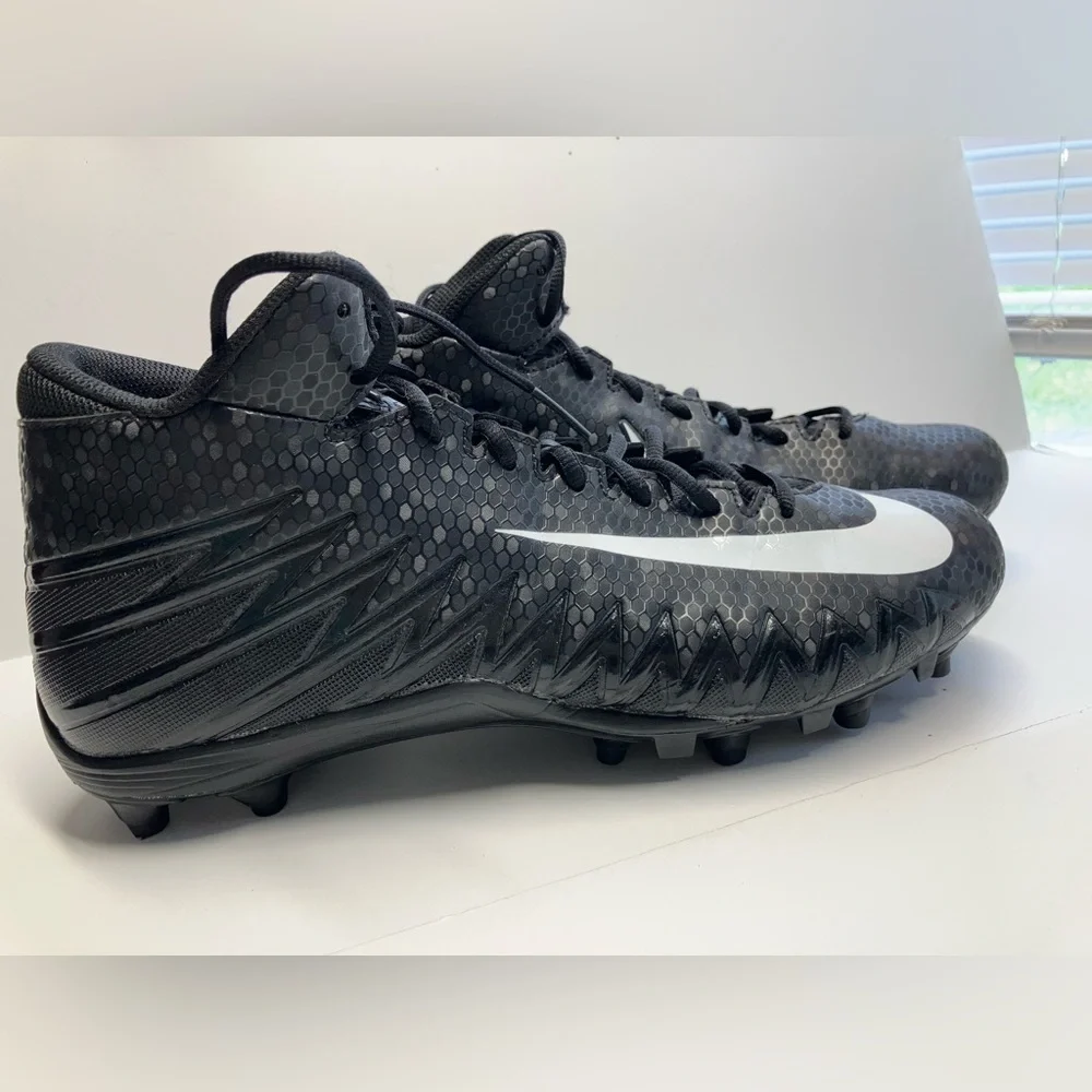 Nike Alpha Menace Men’s Football Cleats, 13, Lace Ups, Black/White